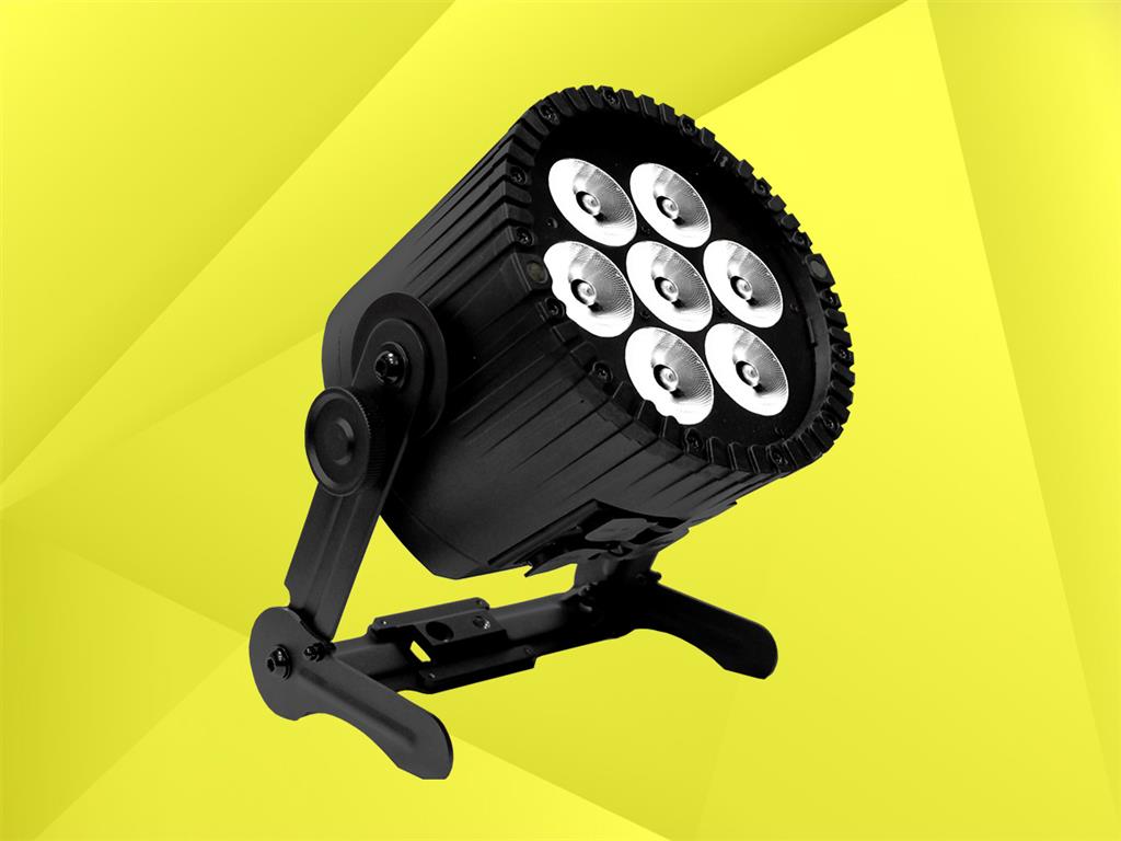 ASTERA AX9 PowerPAR Akku-LED Outdoor RGBMA-Scheinwerfer 105W;