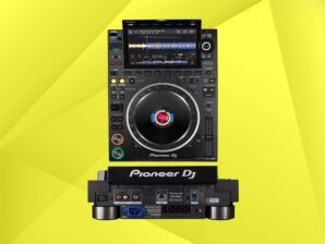 PIONEER CDJ-3000 MultiFormat-Player DJ-Desk;